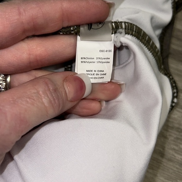 CUPSHE Women's V Neck One Piece Swimsuit Ruffled & Rouched Sz.L - Picture 9 of 11